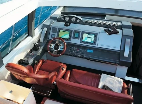62' Azimut S photo 3 — Axel Luxury Lake Michigan yacht charter