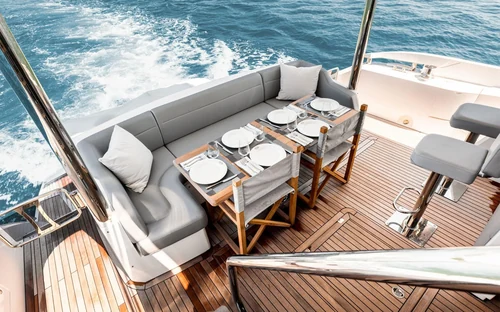 66' Sunseeker photo 5 — Axel Luxury Lake Michigan yacht charter