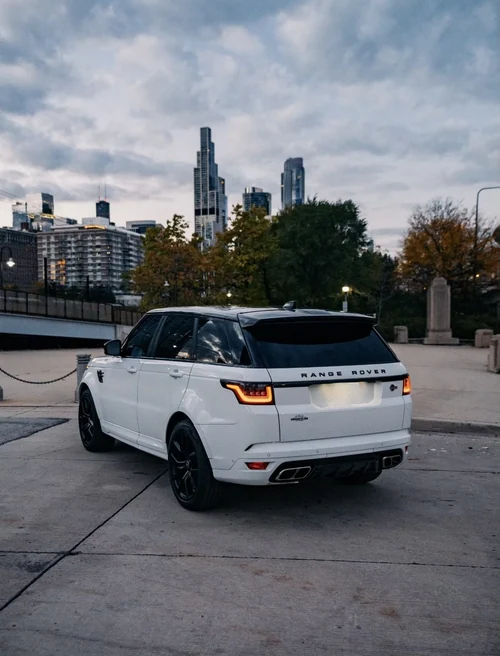 Range Rover SVR photo 3 — Axel Luxury Chicago