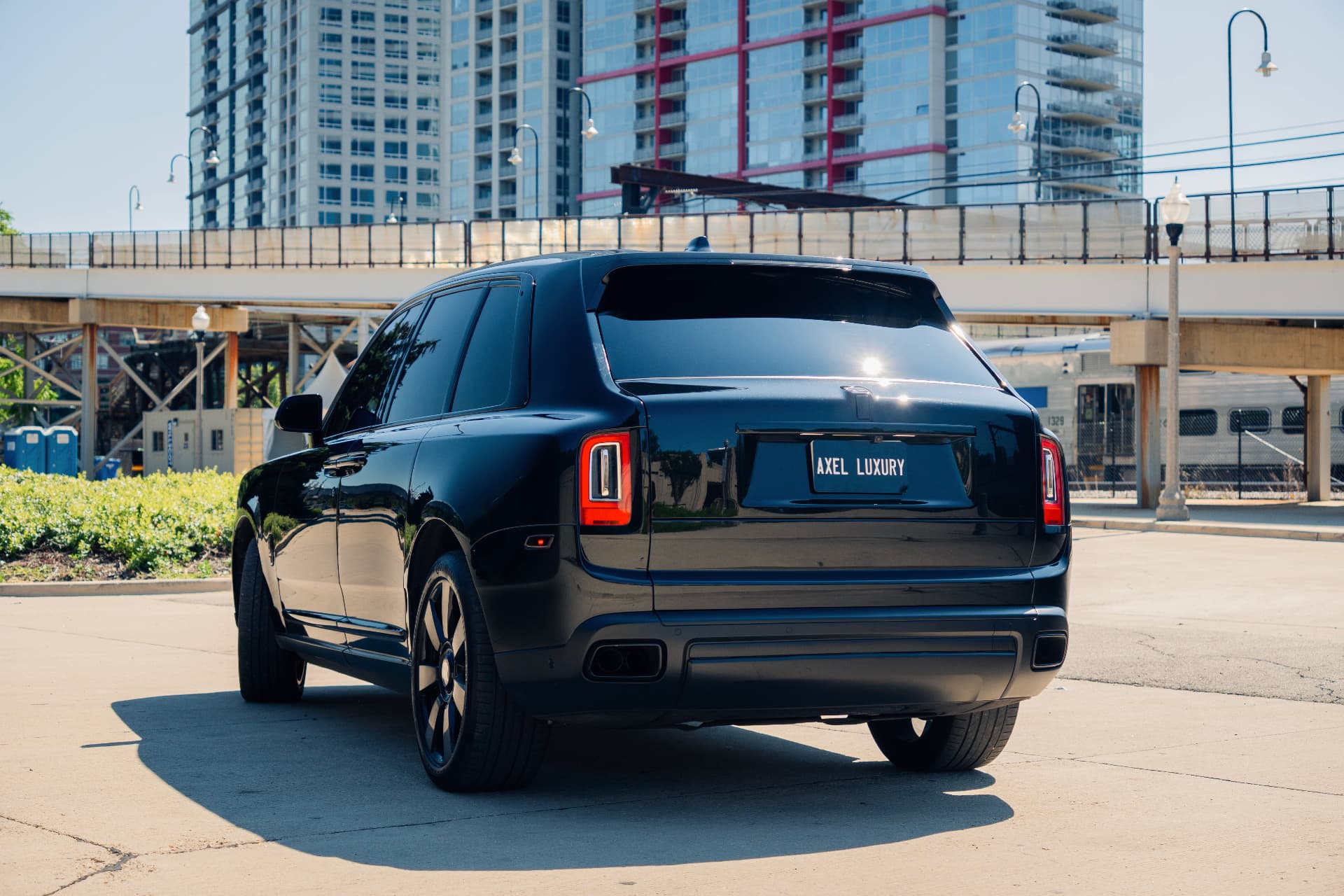 Rolls-Royce Cullinan photo 3 — Axel Luxury Chicago