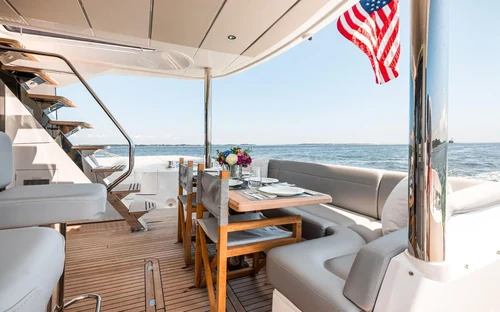 66' Sunseeker photo 4 — Axel Luxury Lake Michigan yacht charter